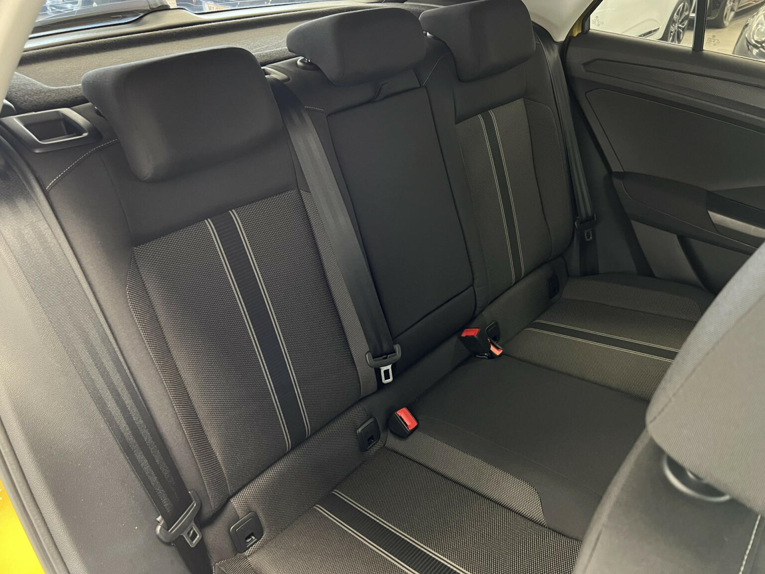 Volkswagen-T-Roc-38